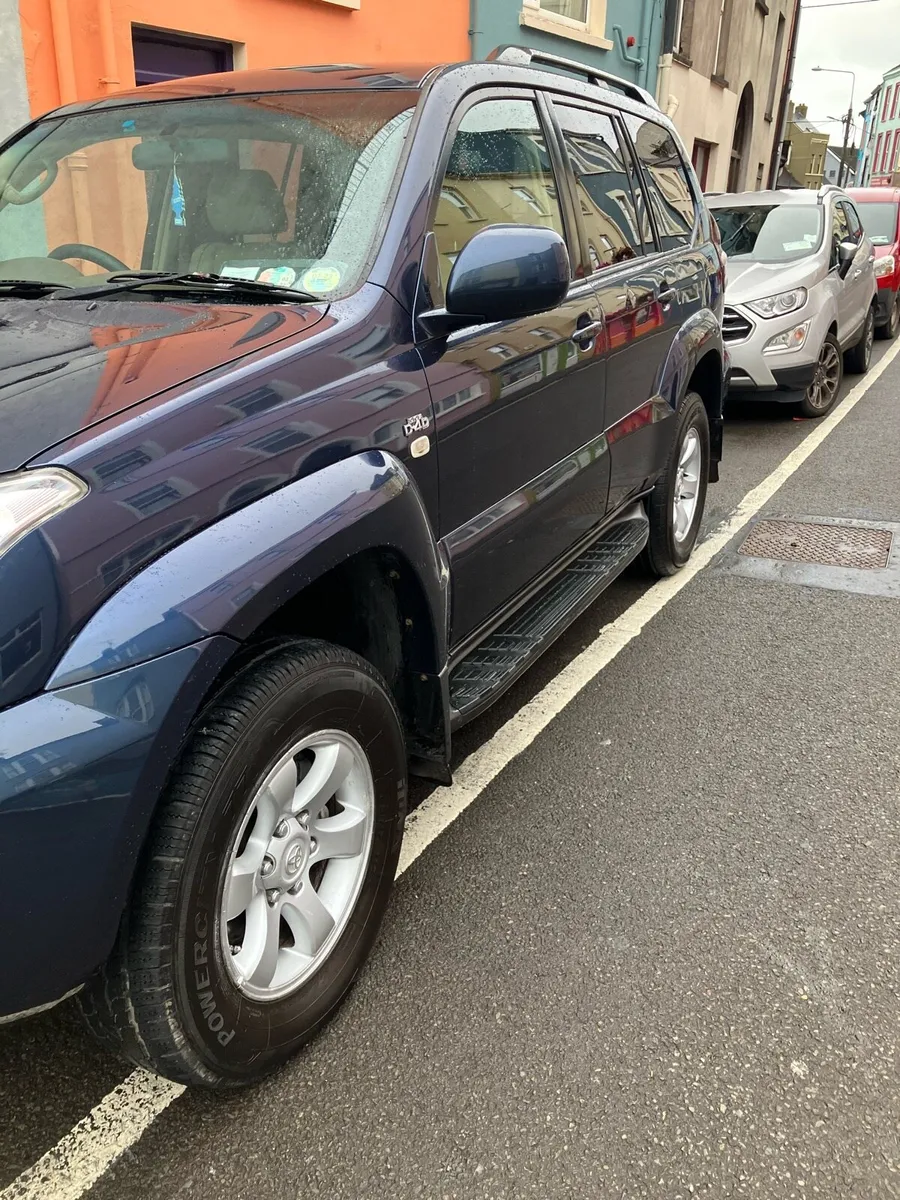 Toyota Landcruiser Crew Cab - Image 3