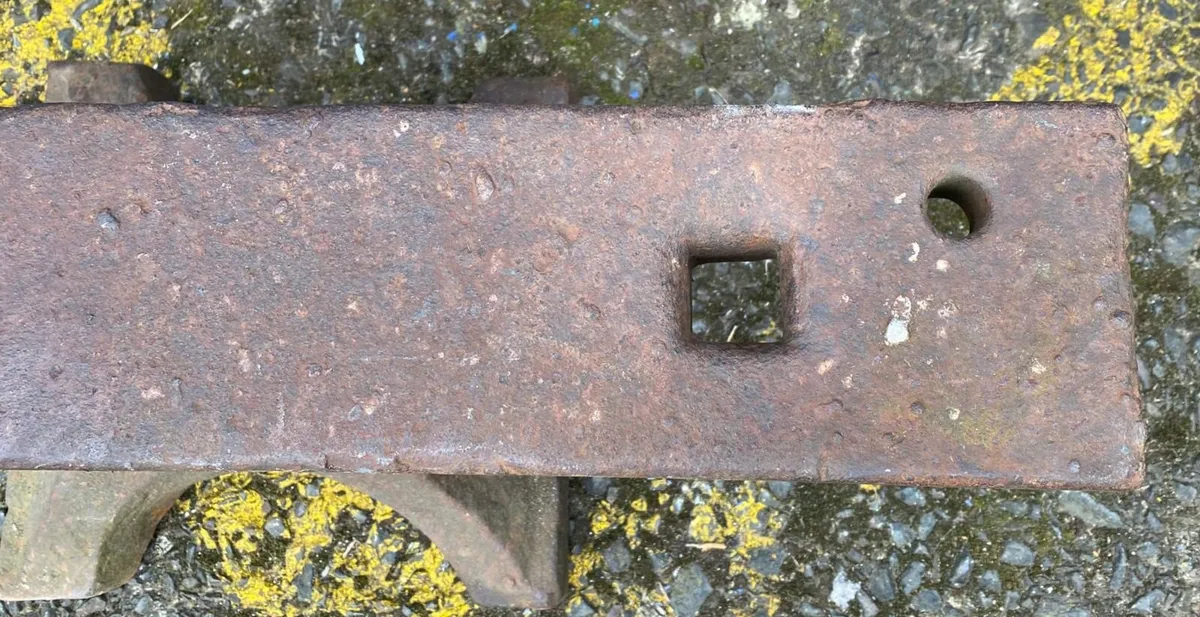 LARGE BLACKSMITHS ANVIL - Image 4