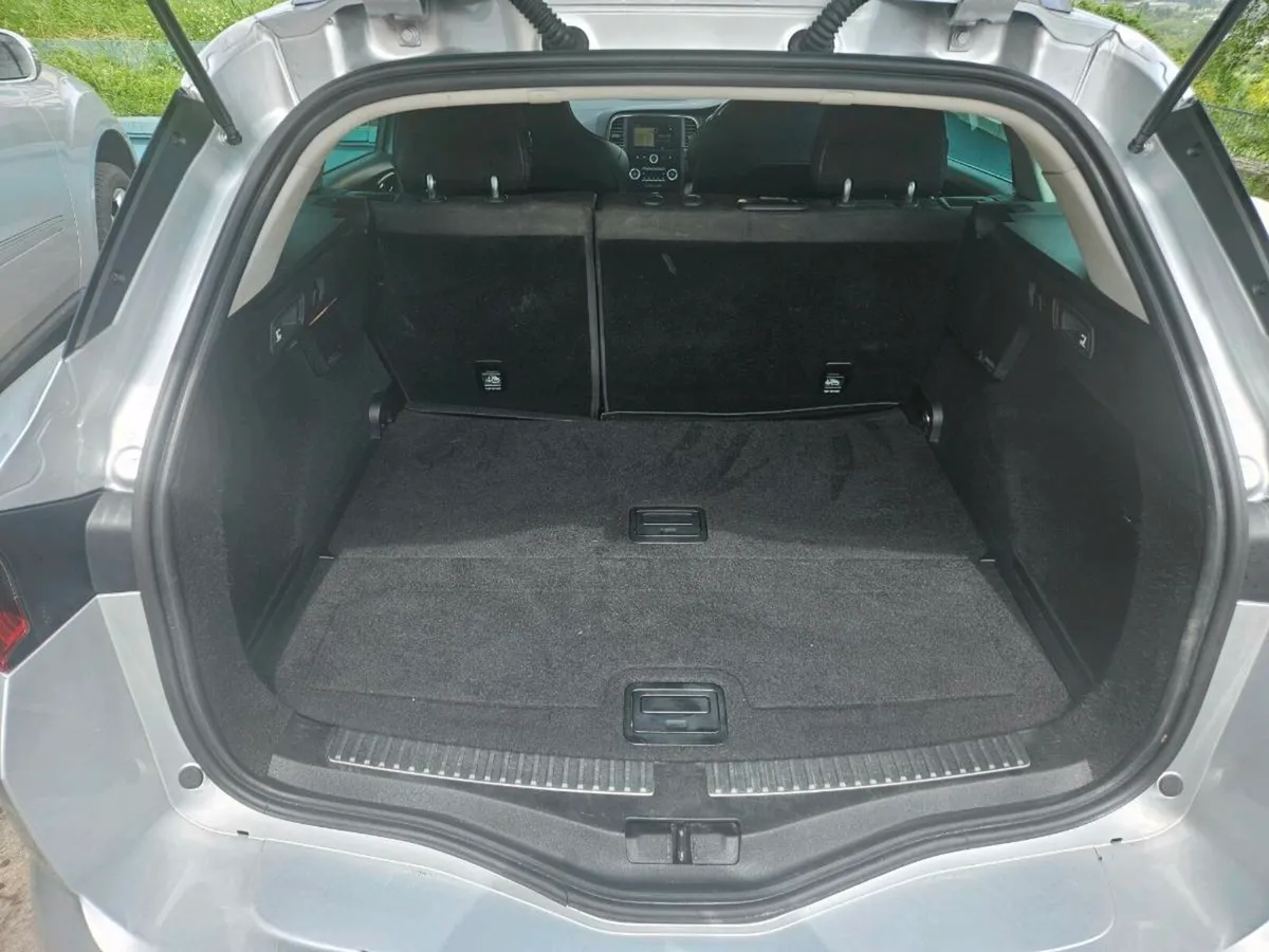 Renault Megane GT Line Estate - Image 4