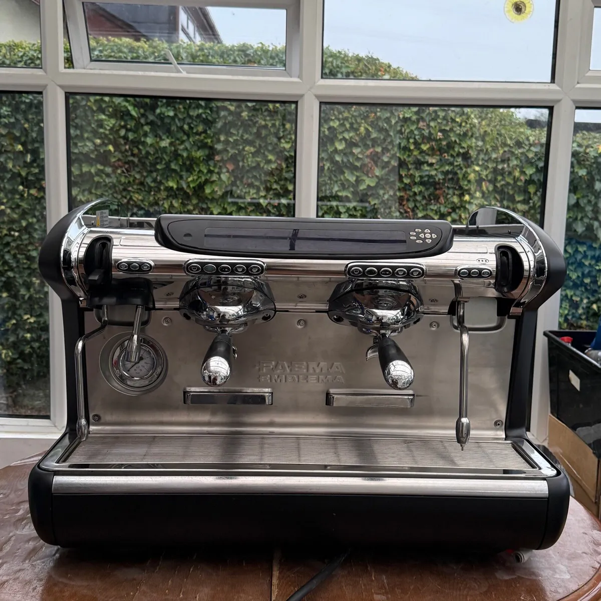 Barista setup. Coffee machine and grinder Faema - Image 2