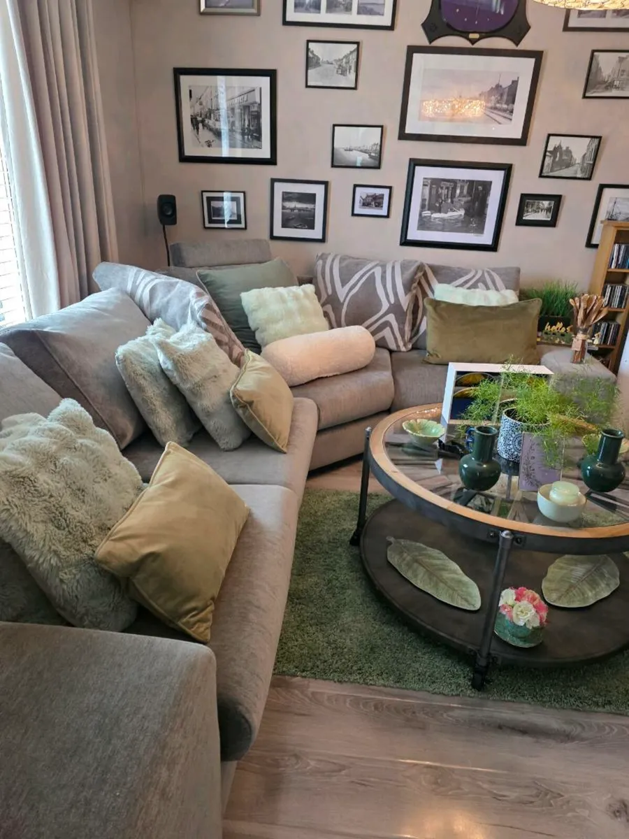 Sofa - Image 3
