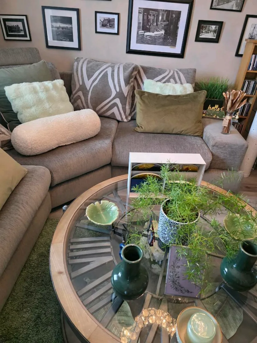 Sofa - Image 4