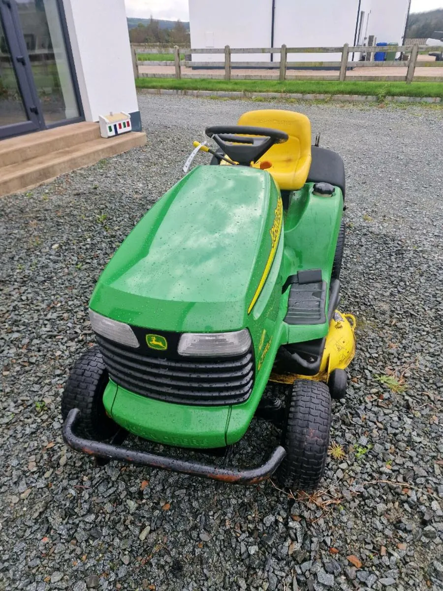 Ride on mower - Image 1