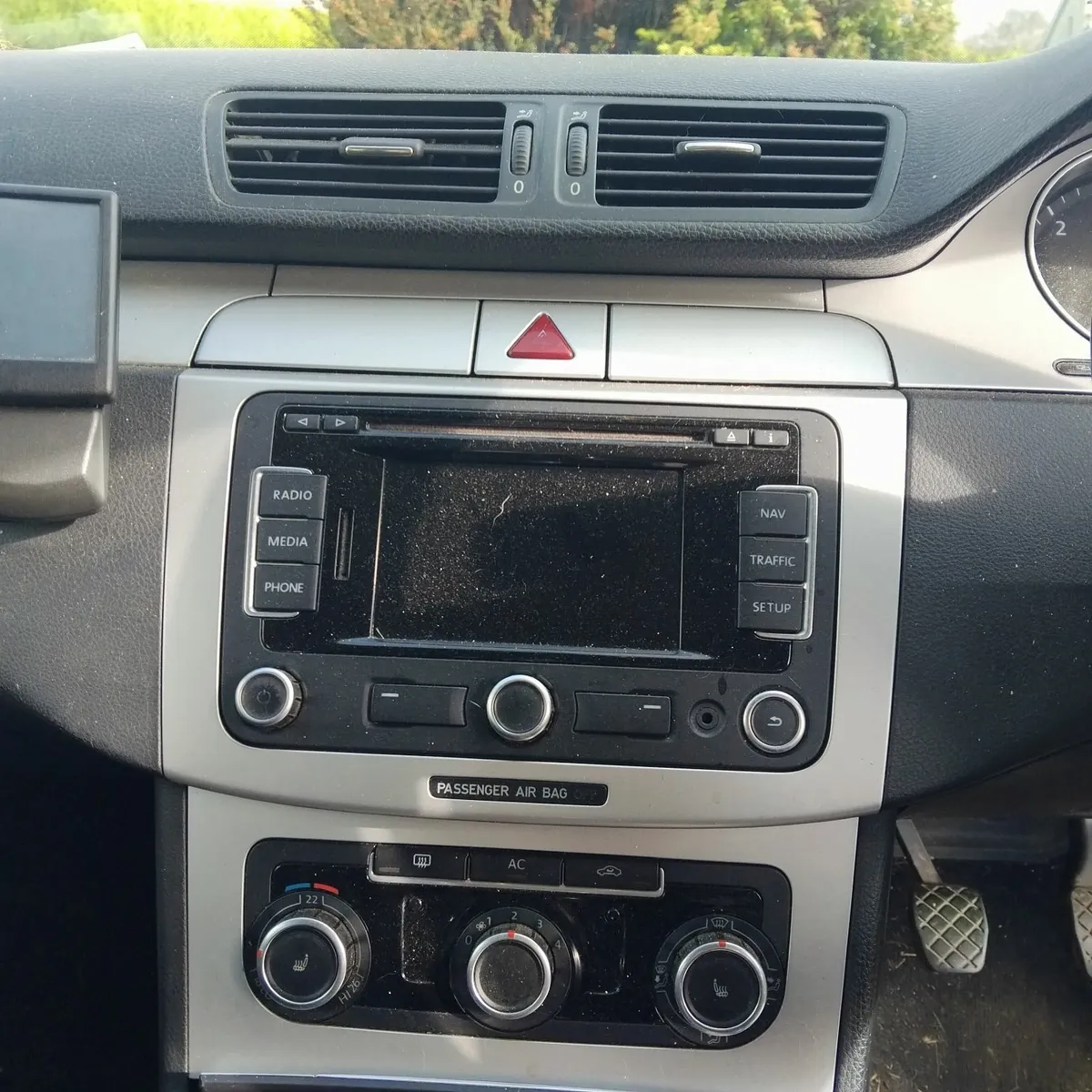 Volkswagen Passat 2010 - Image 1