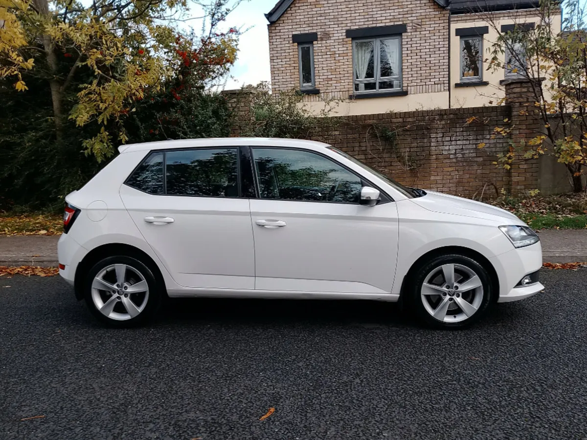 Skoda Fabia Style 1.0tsi 110HP DSG 4DR AUT - Image 2