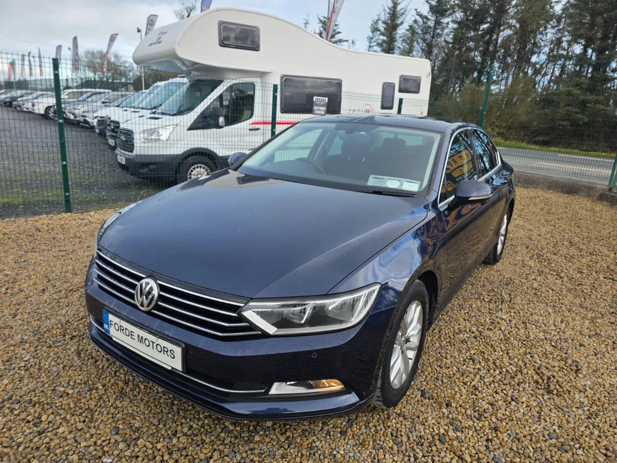 Volkswagen Passat 2017 - Image 2