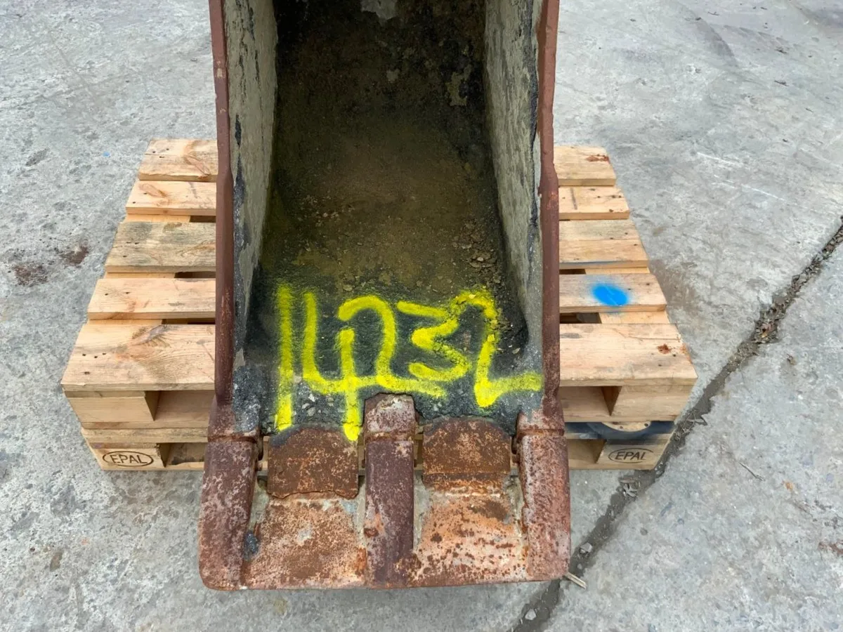 24" GEITH BUCKET........65mm PINS............1423 - Image 3