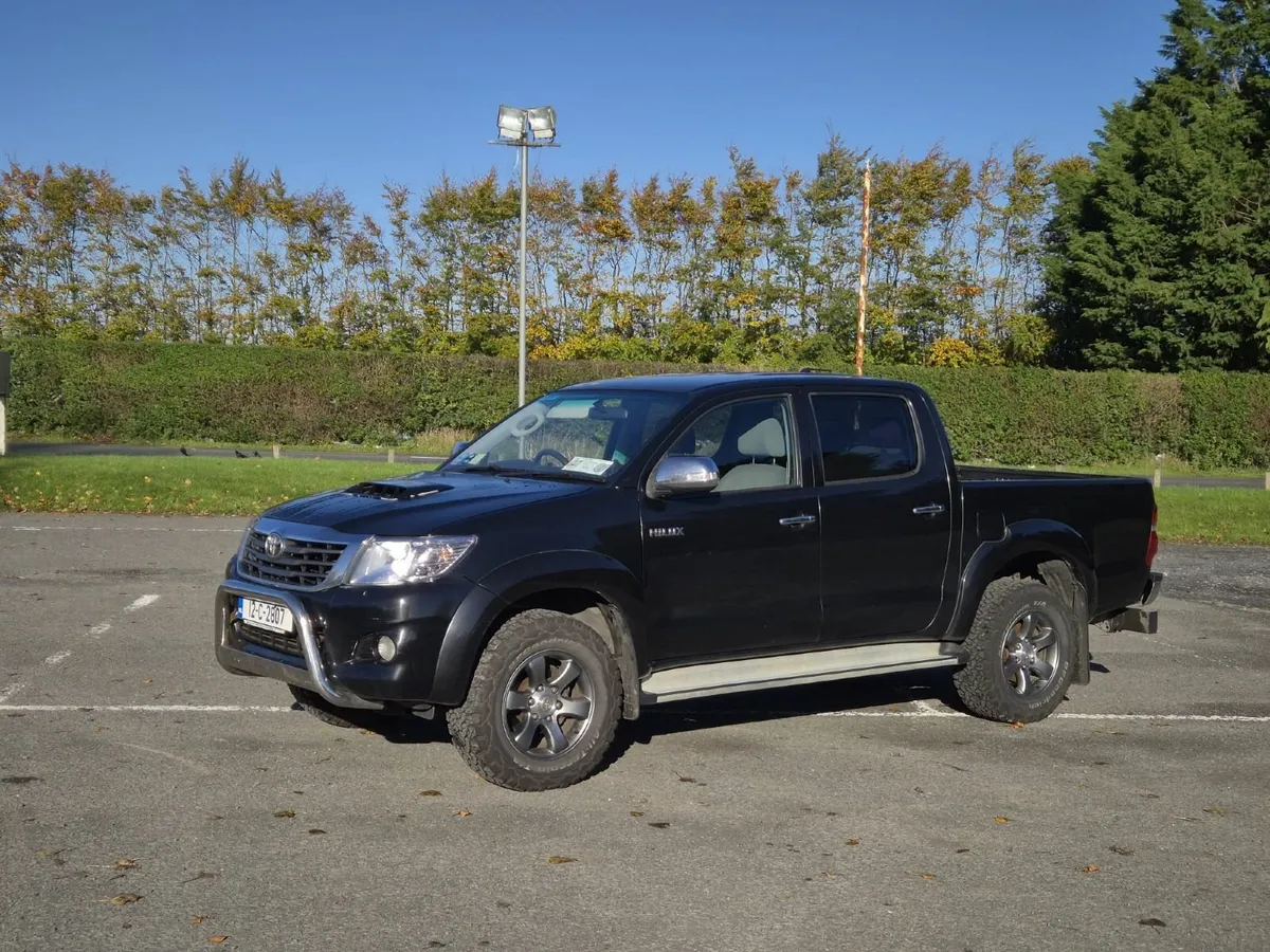 Toyota Hilux 2012 2.5D4D SR5 Manual Double Cab - Image 1