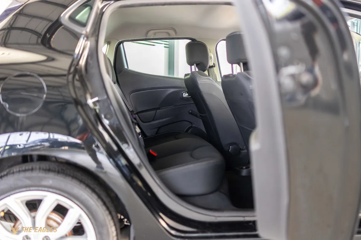 Renault Clio IV DYNAMIQUE NAV TCE 90 M 4DR - Image 4
