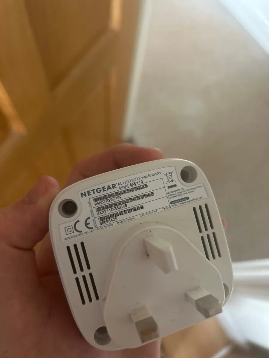 Netgear WIFI Extender EX6110 - Image 3