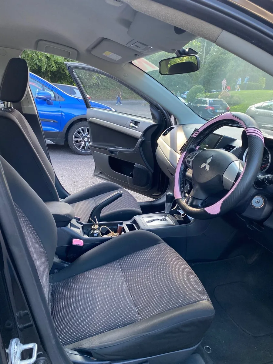 Mitsubishi Lancer 2011 - Image 2