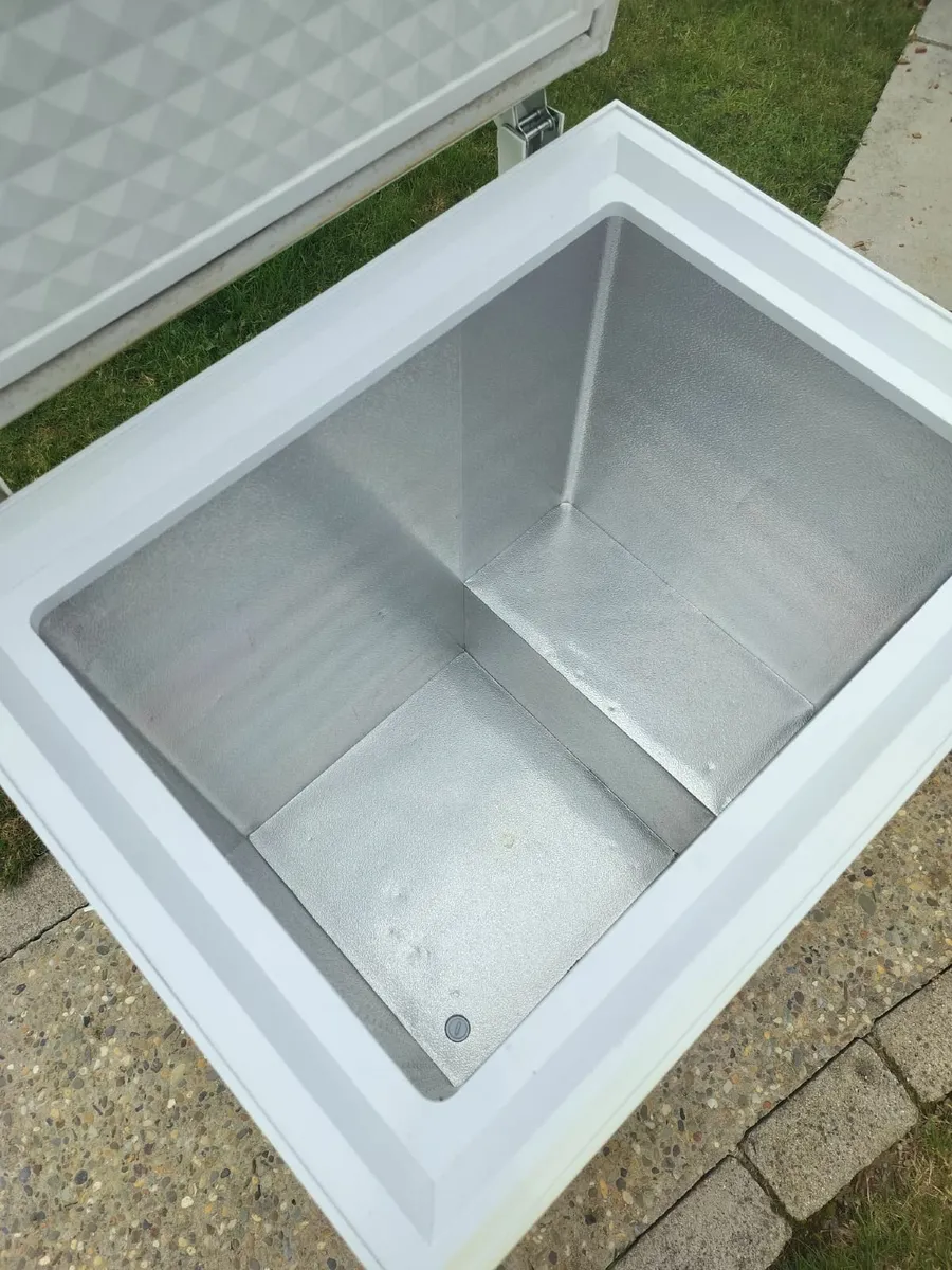 Chest Freezer - Image 3