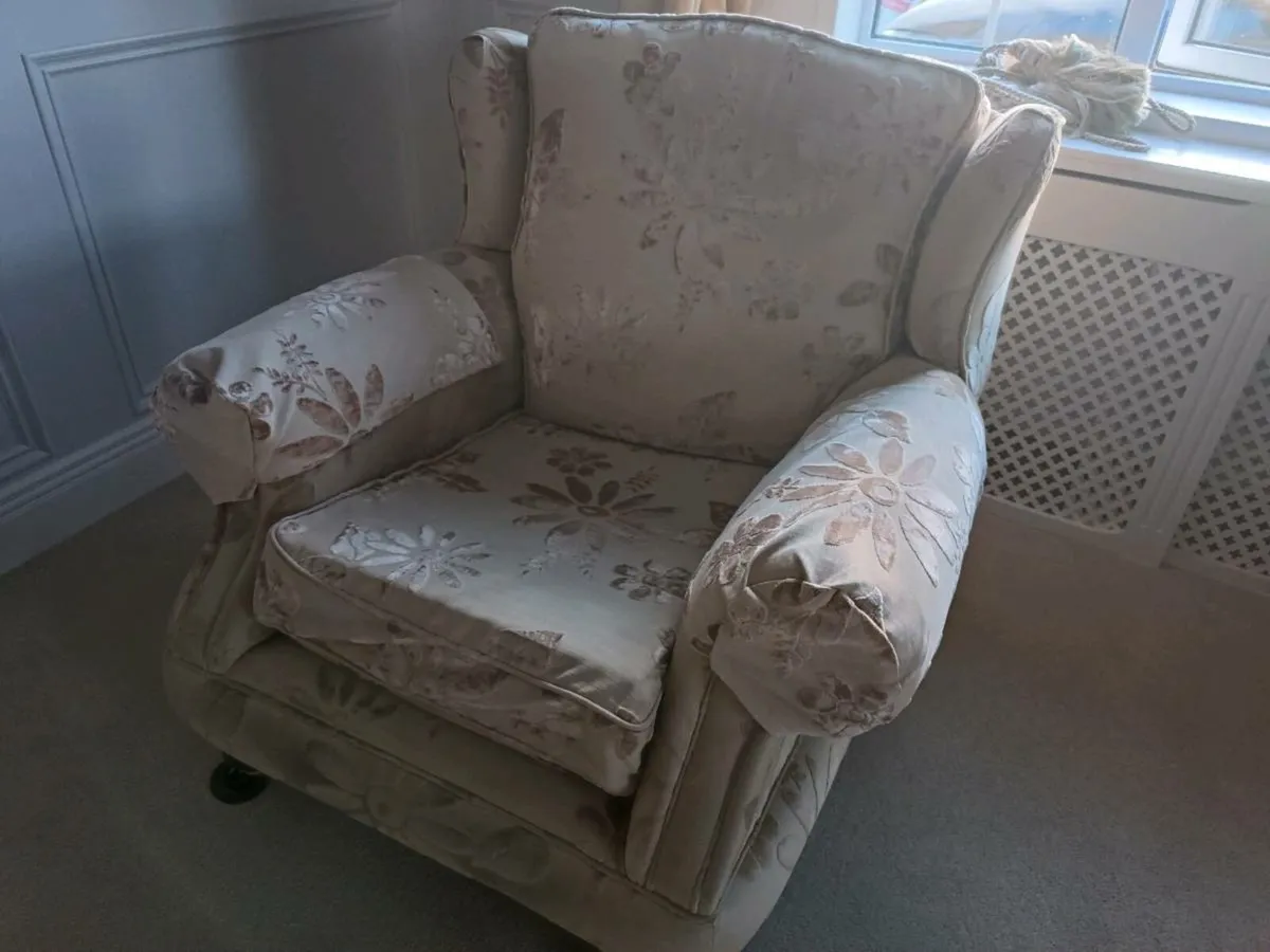 Suite of furniture - Image 4