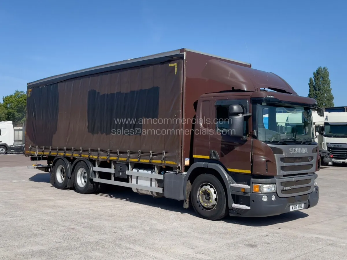 2017 (17) SCANIA P280 TWIN WHEEL REARLIFT 6X4 CURT - Image 1