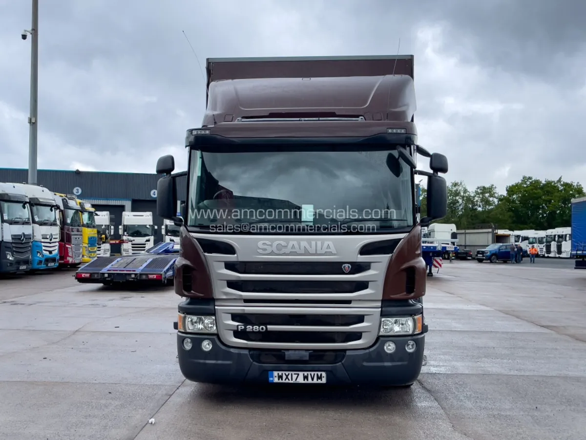 2017 (17) SCANIA P280 6X2 TAG CURTAINSIDE - Image 2