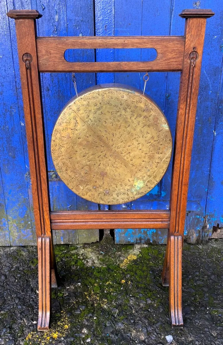 ANTIQUE FREESTANDING GONG - Image 1