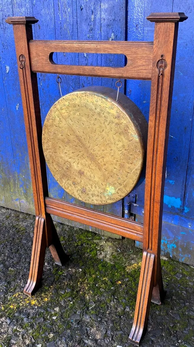 ANTIQUE FREESTANDING GONG - Image 3
