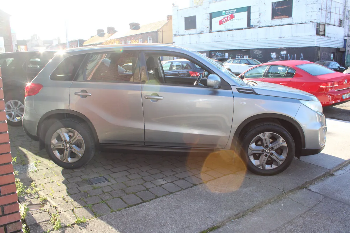 Suzuki Vitara 1.6 GL + 2015 - Image 3