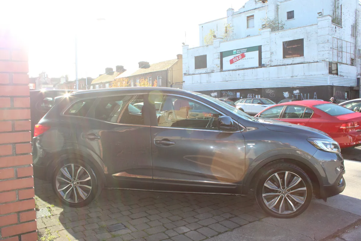 Renault Kadjar 1.5 DCI AUTOMATIC 2018 *1 OWNER* - Image 3