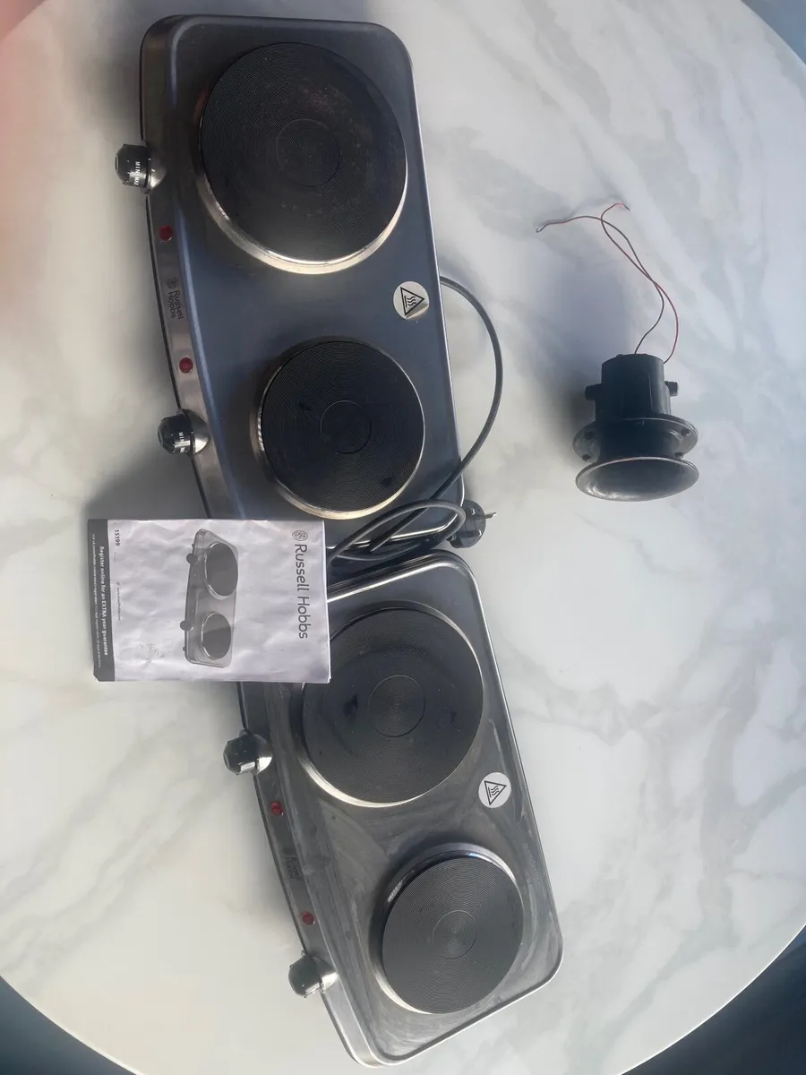 Trailer, car horn, 2 Hobbs, dog box, suitcases - Image 1