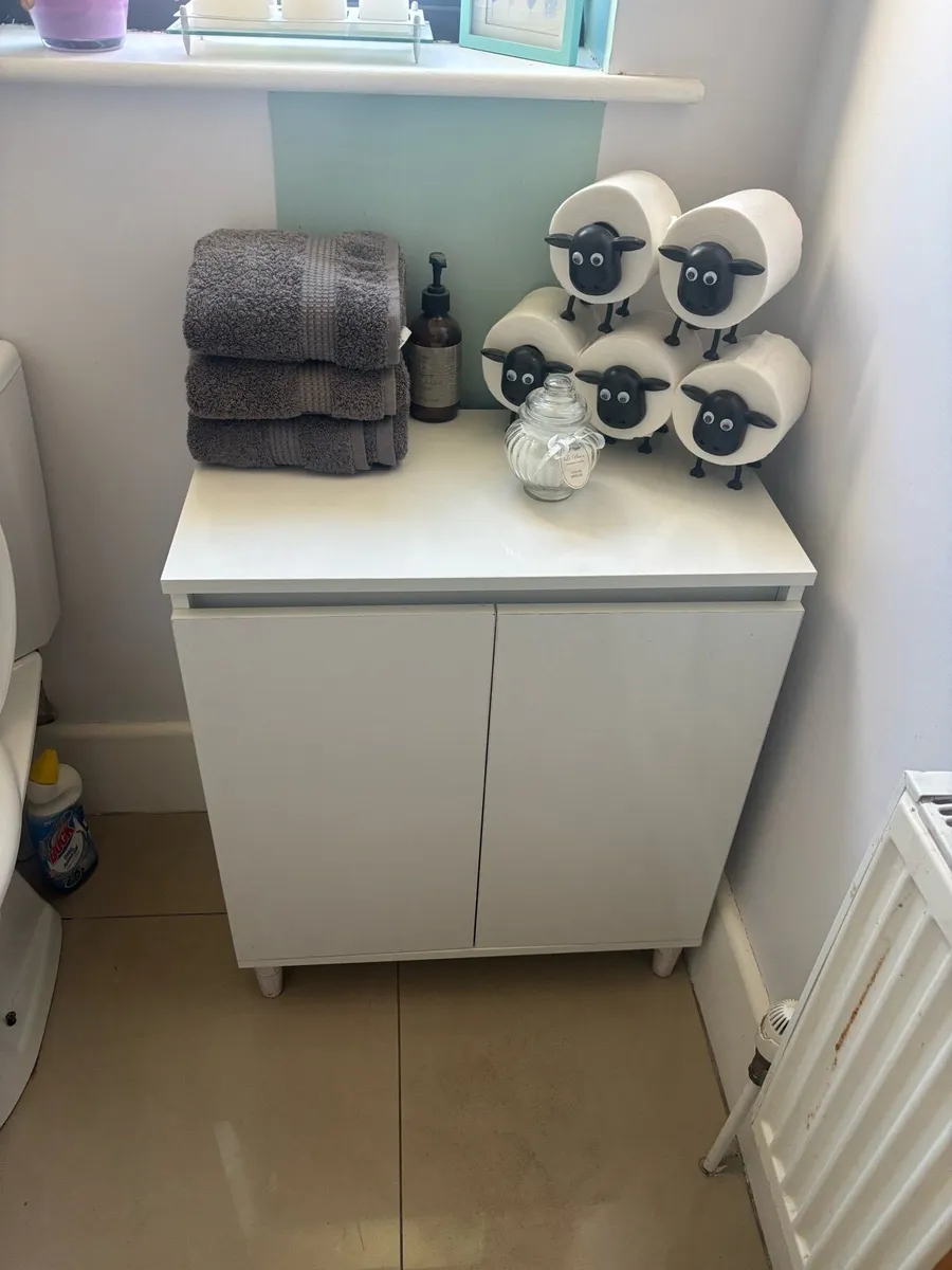 Bathroom cabinet - Image 1