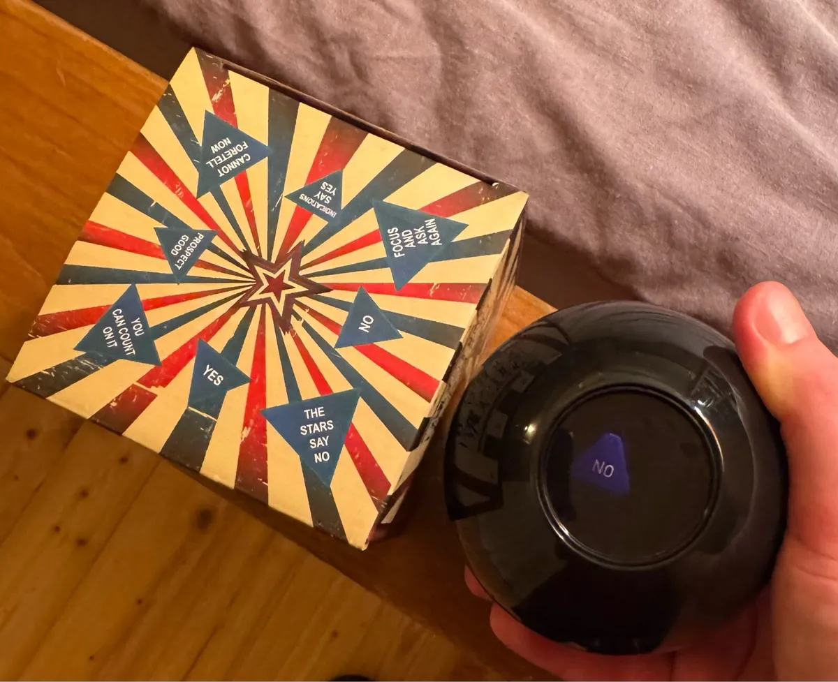 Magic 8 Ball Original Fortune Teller - Image 2