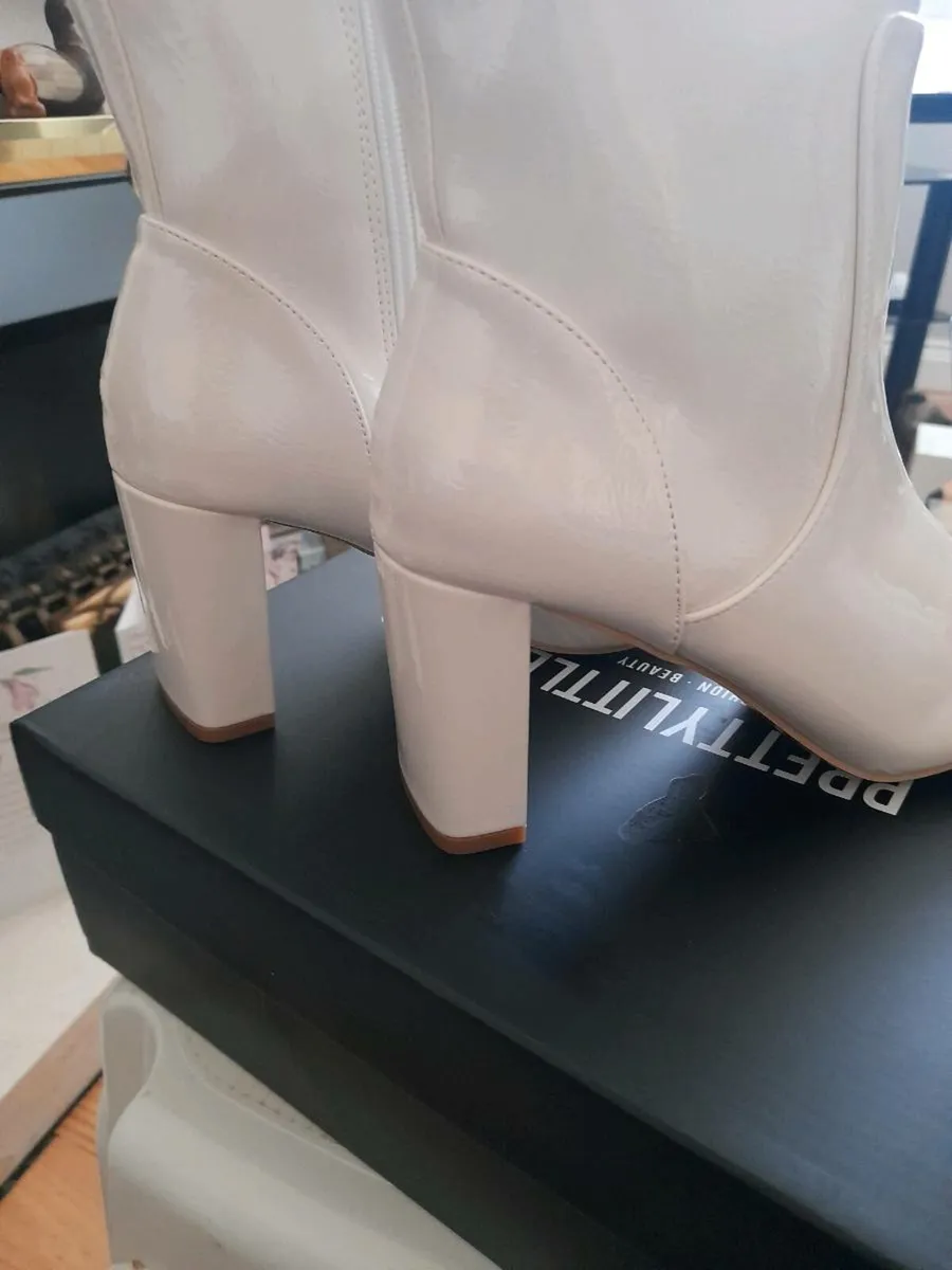 Ladies white patent ankle boots - Image 3