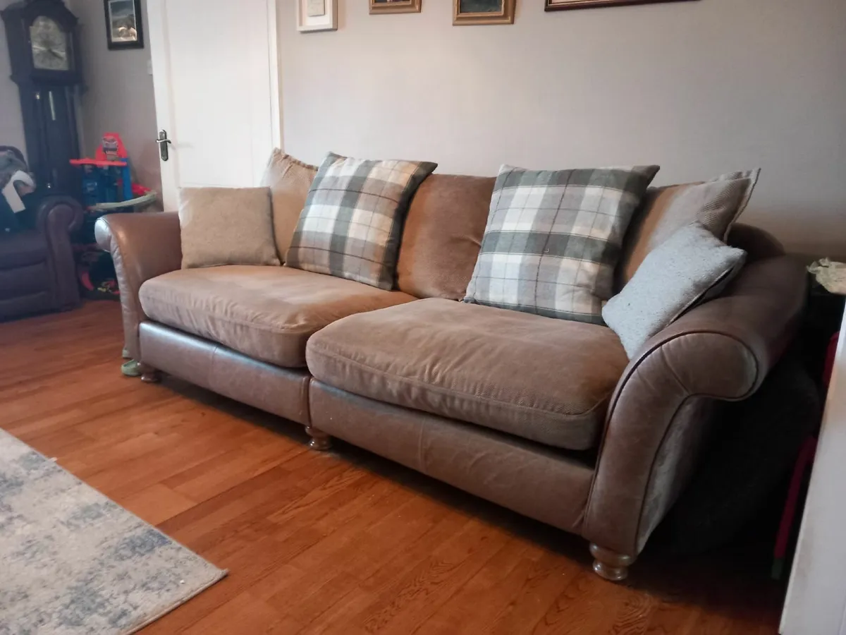 Couch - Image 2