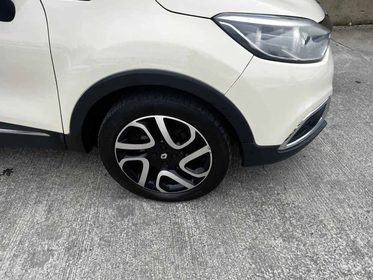 Renault Captur Captur 1.2 high spec model fully lo - Image 3