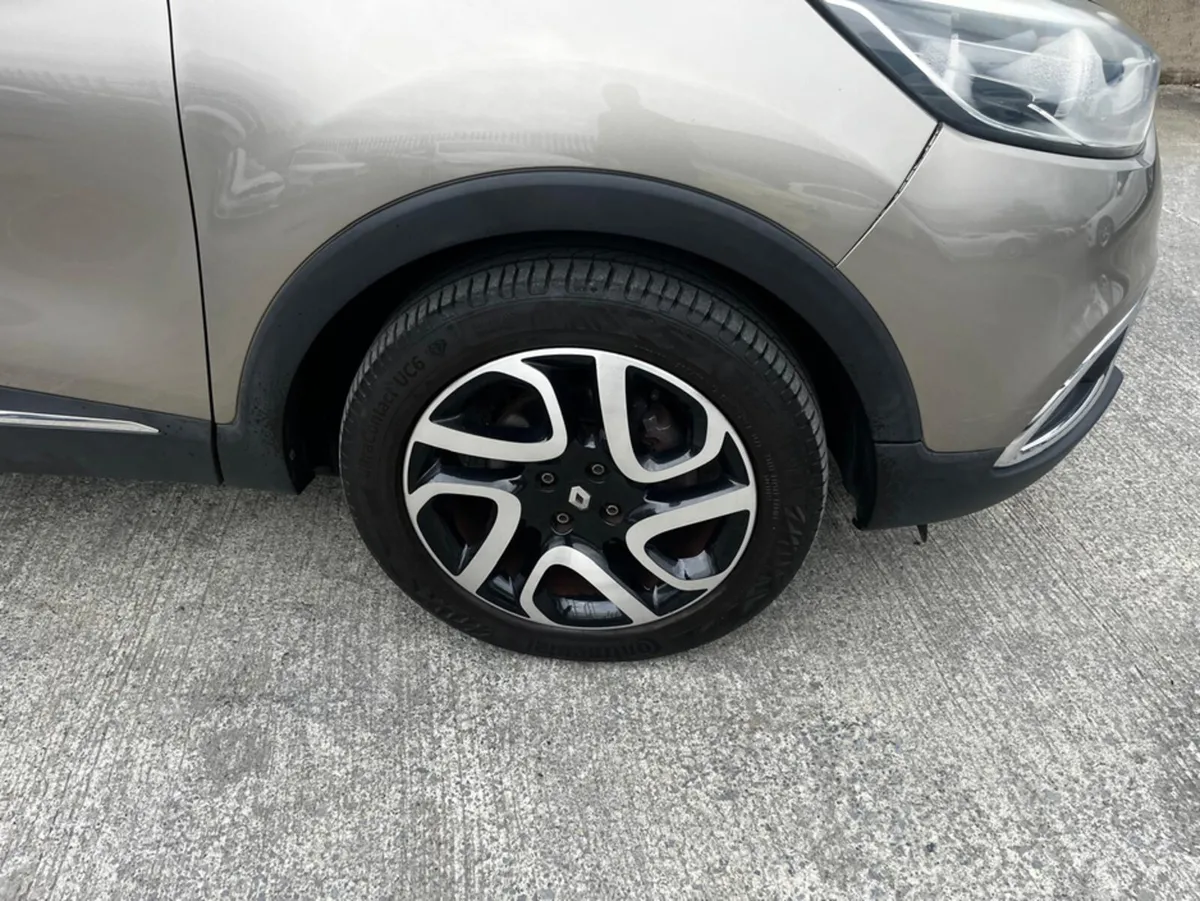 Renault Captur Captur 1.2 petrol auto fully loaded - Image 3