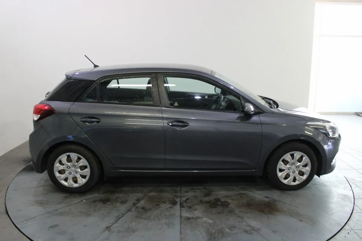 Hyundai i20 1.2 Classic - Image 3