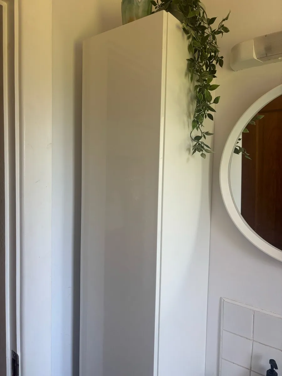 White high gloss cabinet - Image 3