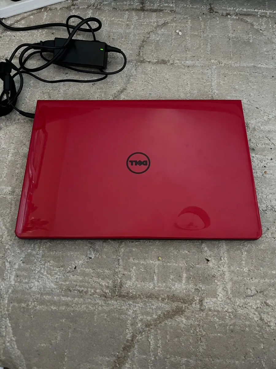 Red dell i3 laptop - Image 1