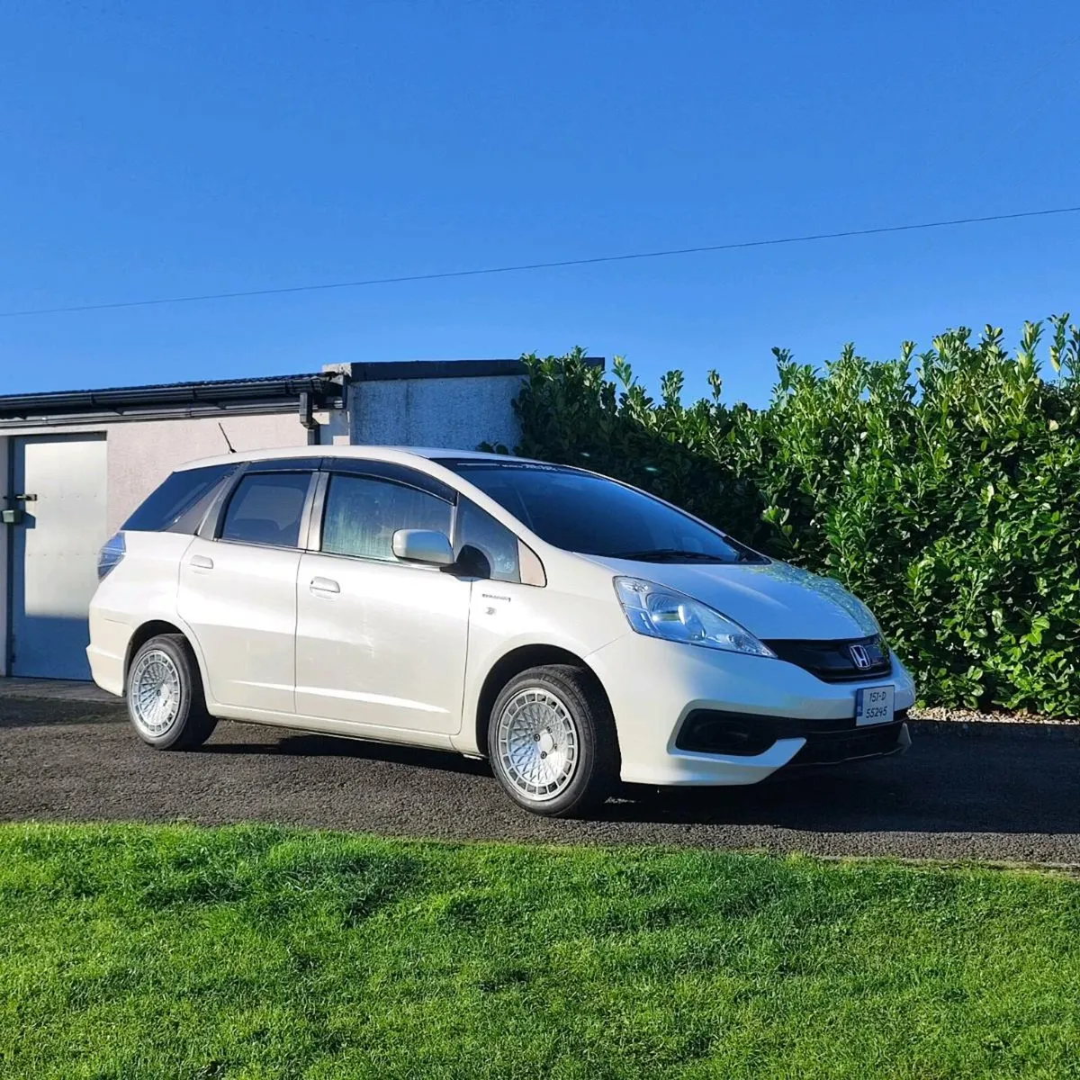 Honda fit jazz shuttle - Image 2