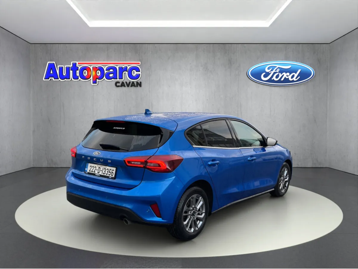Ford Focus TITANIUM *Manufacturers Warranty until - Image 3