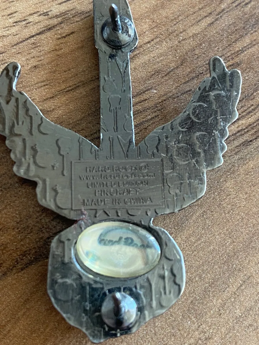 Hard Rock Cafe Angel Guitar Pin – Limited Edition - Image 1