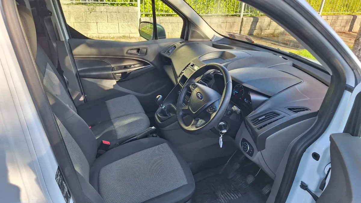 Ford Transit 2022 - Image 2