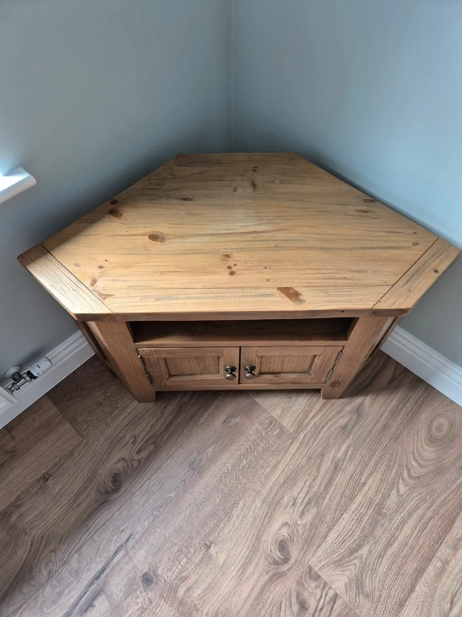Corner Oak TV Unit - Image 2