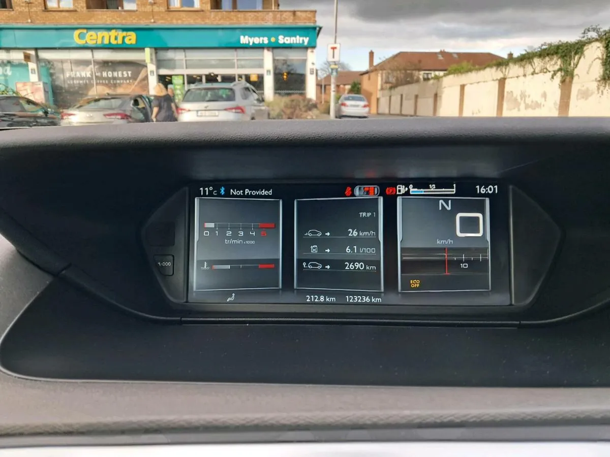 Car - Image 4