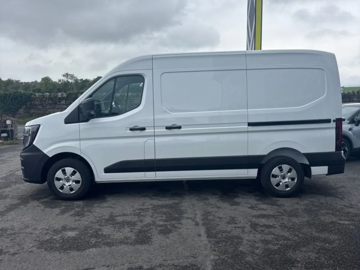 Renault Master MWB 170BHP Auto EX VAT Priced Disp - Image 4