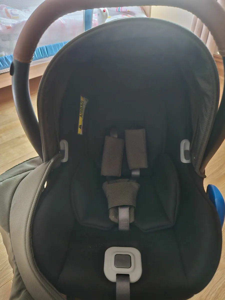 Car seat travel system - Image 2