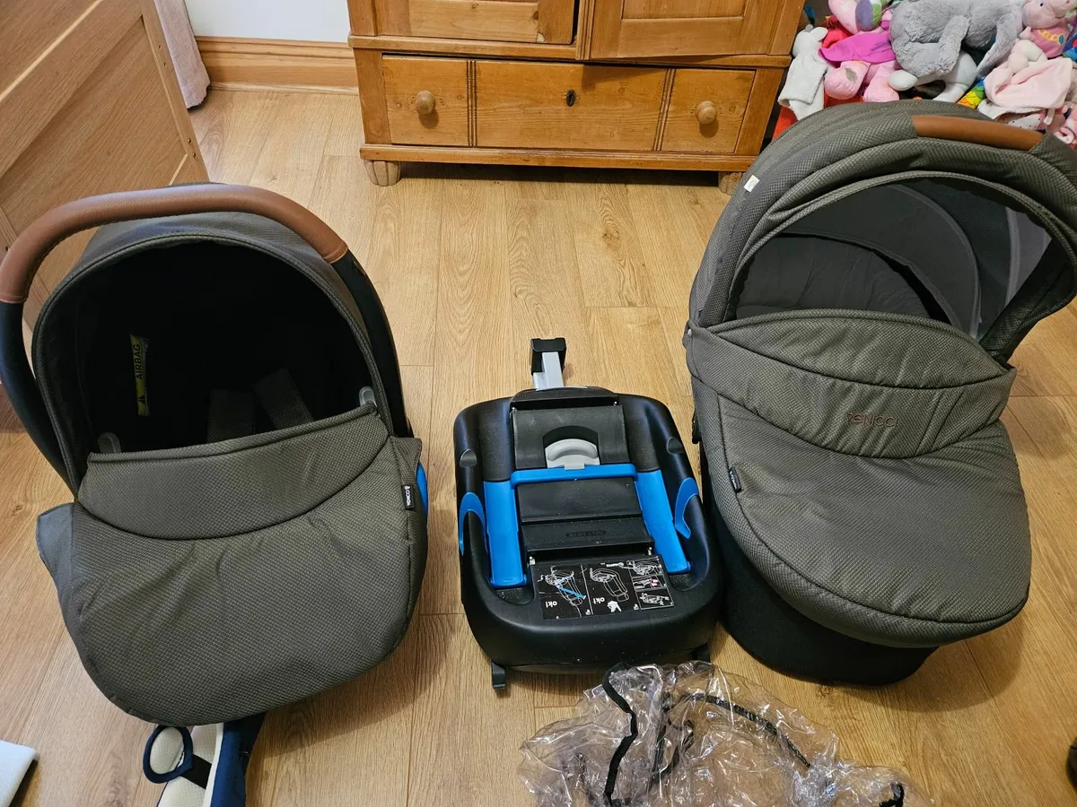 Car seat travel system - Image 1
