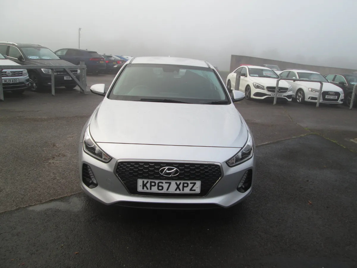 2017  HYUNDAI   I30  1.6  CRDI  SE  5DR - Image 3