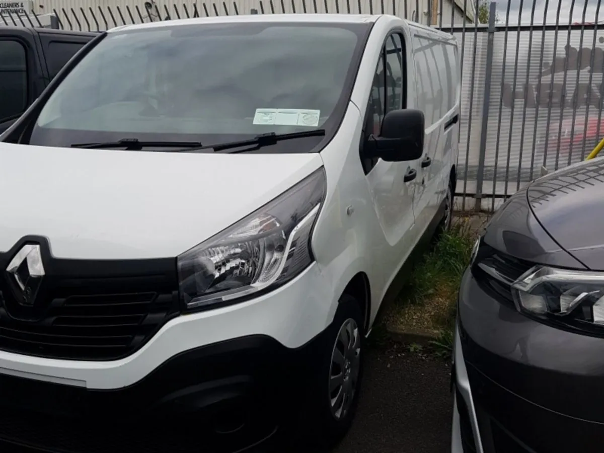Renault Trafic Ll29 Business EX VAT Price Display - Image 2