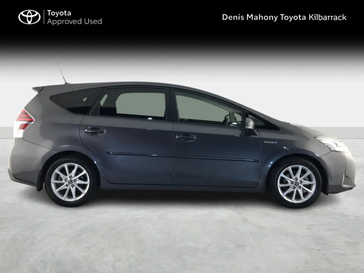 Toyota Prius Prius+ Luxury - Image 3