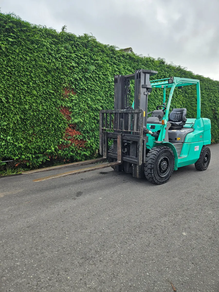 4 Ton Container  Mitsubishi  Forklift - Image 2