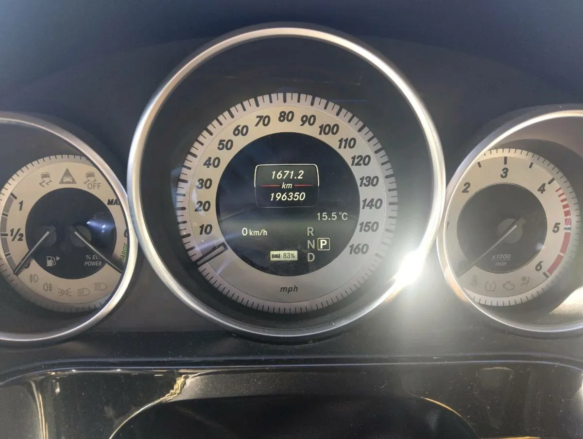 Mercedes Benz e300 bluetec hybrid - Image 2