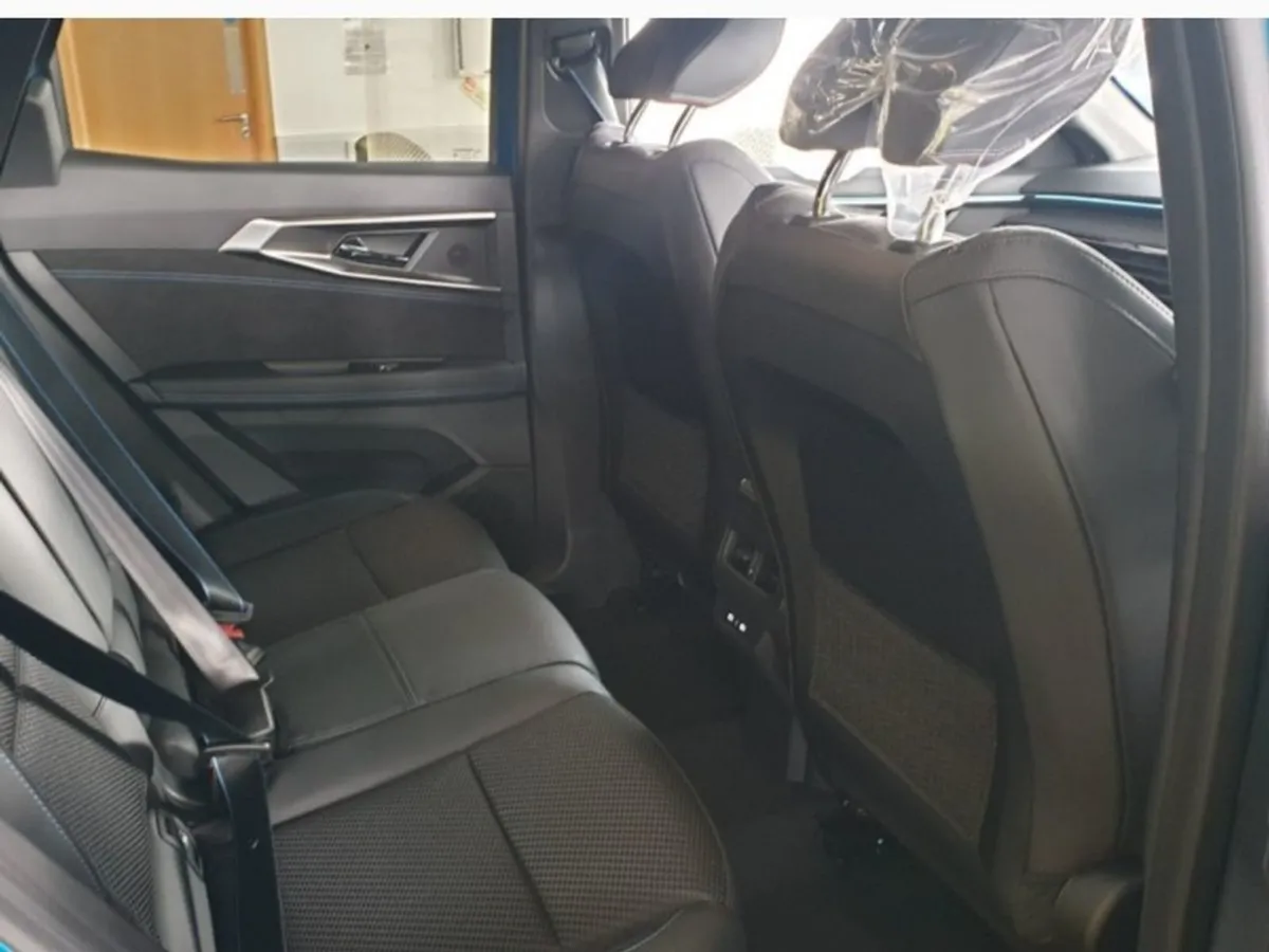 Renault Austral Full Hybrid E-tech -techno Esprit - Image 4