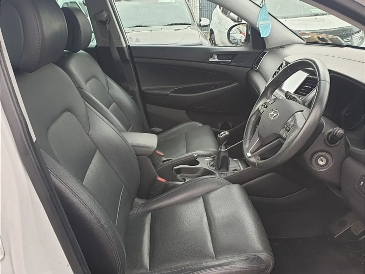 Hyundai Tucson 1.7 D Premium (leather/sunroof) - Image 3