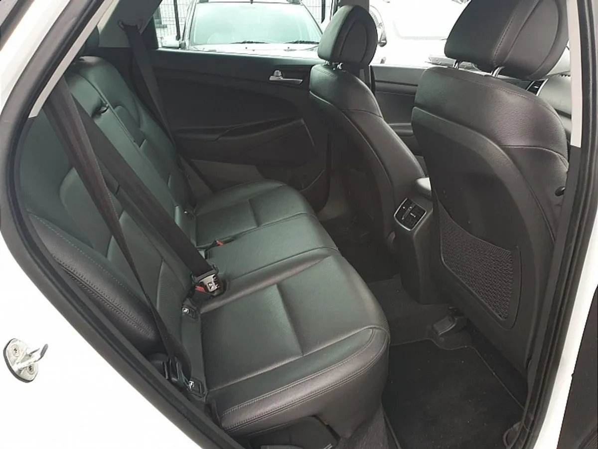 Hyundai Tucson 1.7 D Premium (leather/sunroof) - Image 4